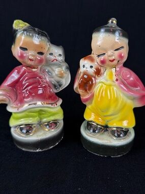 Josef Originals Figurines 1952 Wee Ching and Lin Little Internationals Sm Flaws